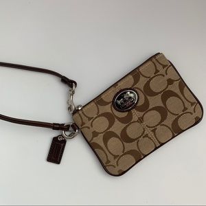 Coach Small Wristlet: Signature Canvas
